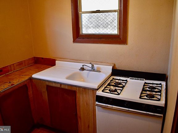 5th image of 2055 N Orkney St