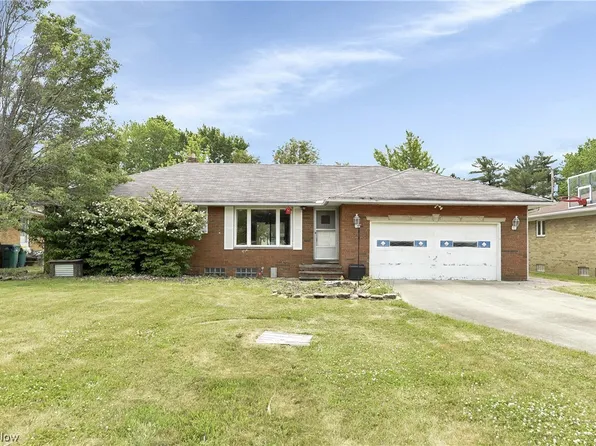 886 Nemet Dr, Seven Hills, OH 44131