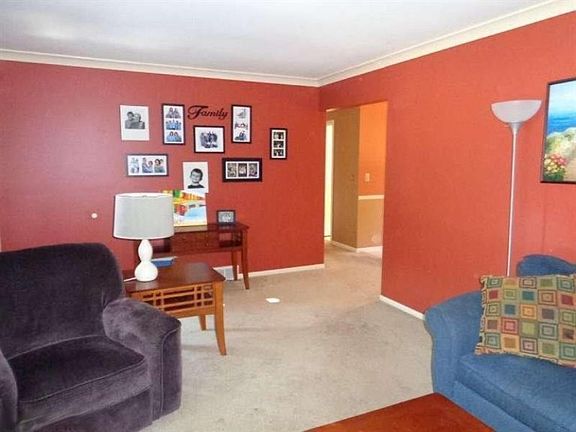 5th image of 225 Roberta Jayne Dr