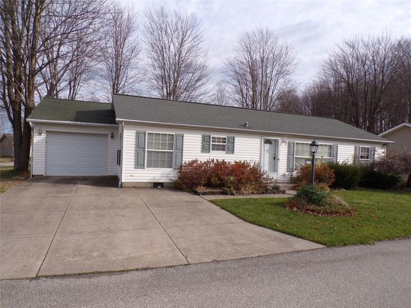 5203 Chianti Cir, Girard, PA 16417