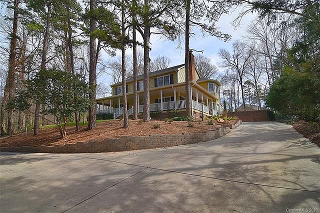 1st image of 411 Sardis Ln