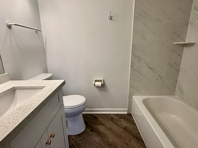 215 Lake Pointe Dr #101 — Photo 10