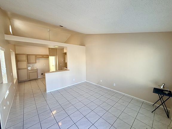4th image of 2036 Orchard Dr