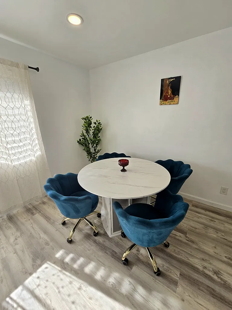 1 bed, 1.0 bath, $4,275 — Photo 3