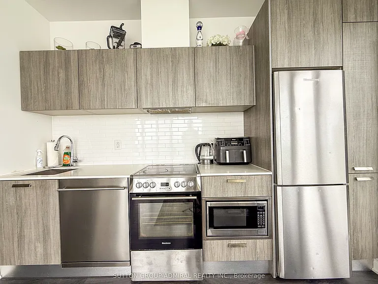 50 Charles St E #3009 — Photo 4