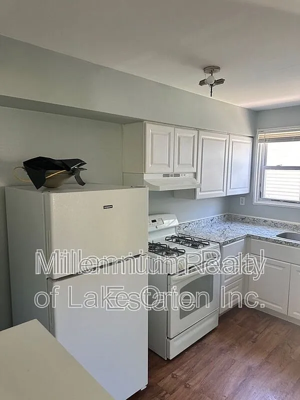 3 bed, 1.0 bath, 960 sqft, $1,500 — Photo 4