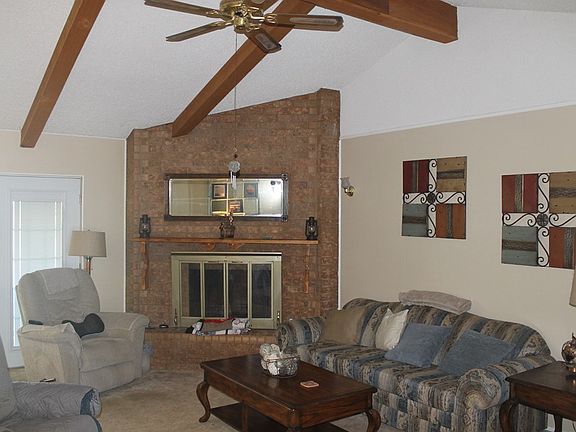 3rd image of 2104 Magill St