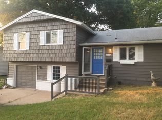 8606 W 92nd St, Overland Park, KS 66212