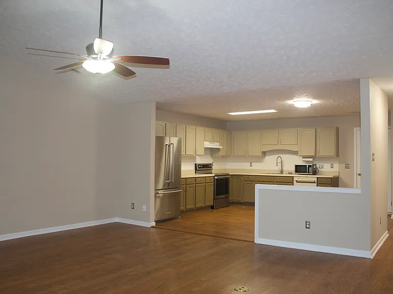 336 Creekview Ln — Photo 17