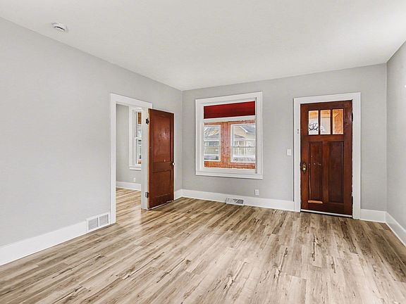 5th image of 905 S Monroe St