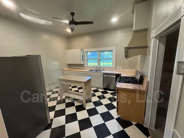 200 Pelham St — Photo 4