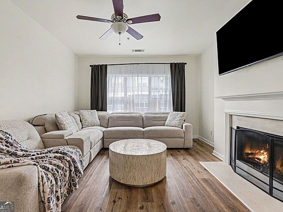 4th image of 6115 Woodland Ln
