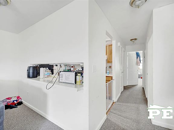 5th image of 637 Blake Ave