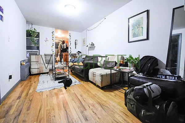 Rented by Pinn Realty | media 18