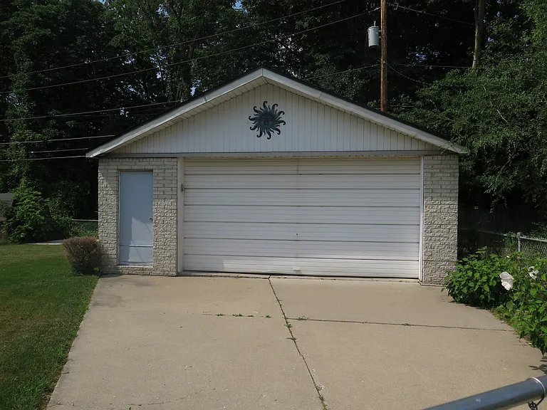 28984 Rayburn St — Photo 48