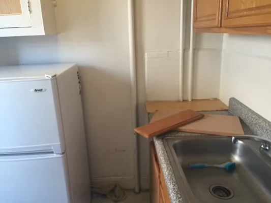 Rented by Roz Khan, LREB | media 4