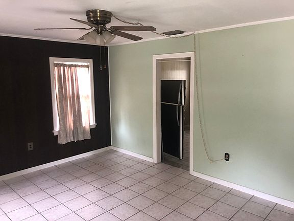 4th image of 3207 W Hartnett Ave