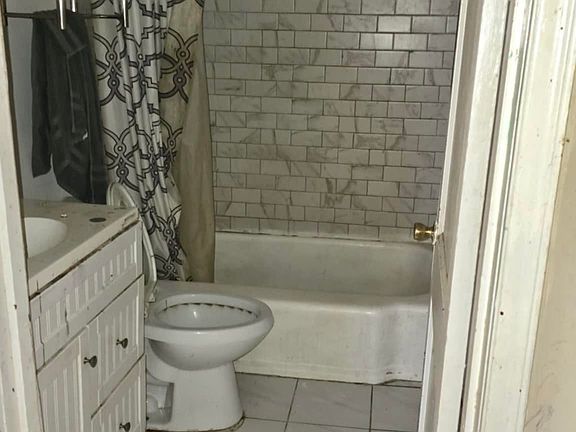4th image of 605 Orchard Ave