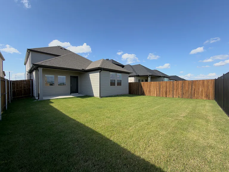 120 Millwood Rd — Photo 42