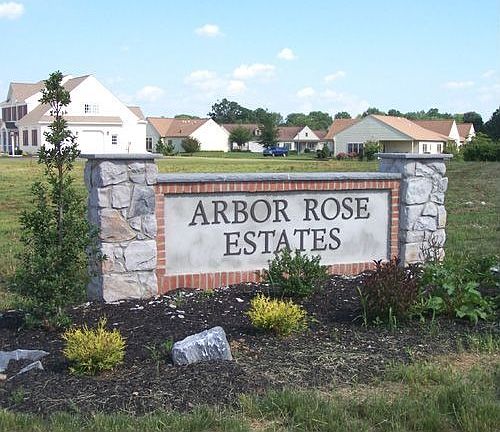Entrance to Arbor Rose Estates