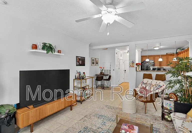 1185 SW 9th Rd #212 — Photo 5