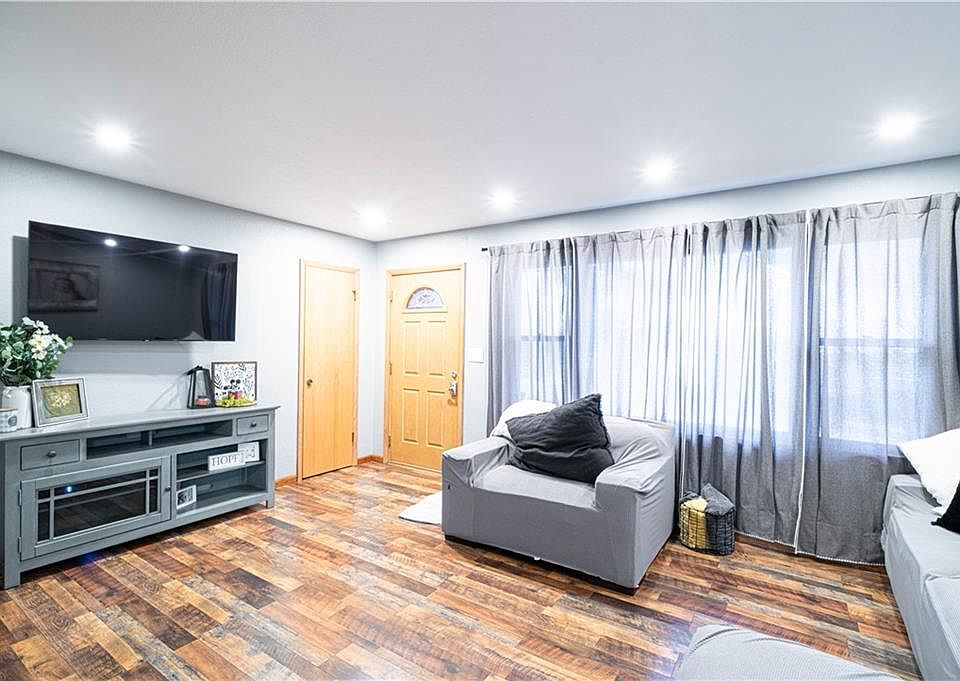 406 N 2nd St, Wathena, KS 66090 Zillow