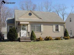 959 Glenside Rd, Cleveland, OH 44121