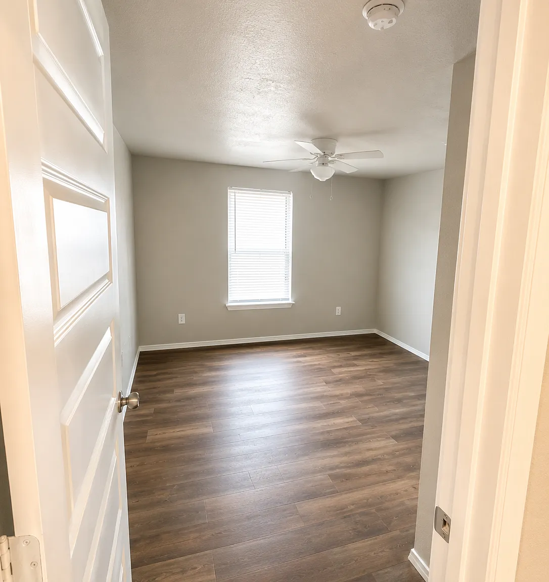 221 Pettit St SW — Photo 2