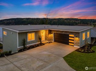 2216 Cleven Park Rd, Camano Island, WA 98282