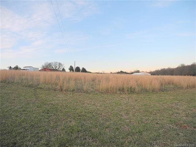 2nd image of 1261 Davis Rd