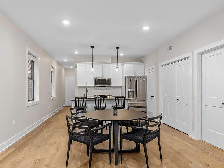 633 Fairview Ave NE #2 — Photo 5
