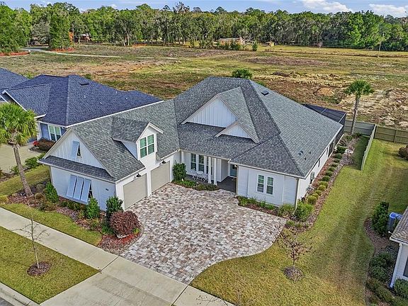 5th image of 951 SW 120th Dr