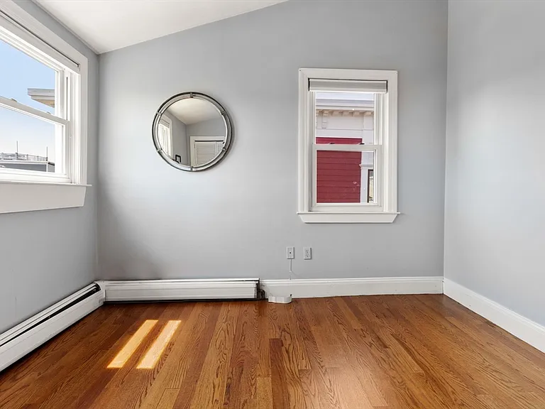 17 Sackville St #3 — Photo 12