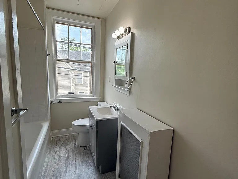 700 Prince Edward St #1 — Photo 14