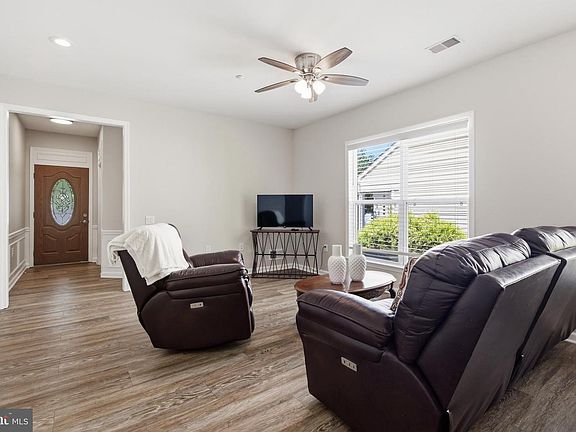 5th image of 153 Smithfield Way