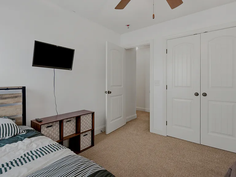 73 Falconridge Dr — Photo 31