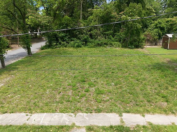 3rd image of 410 Latham Street