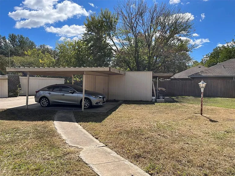 2214 Vanderbilt Ct — Photo 15