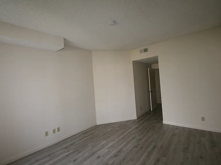 3637 Clarington Ave #213 — Photo 62