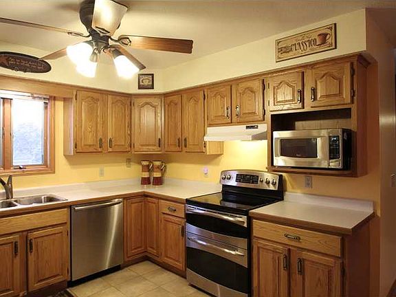 5th image of 3162 Valley Dr NE