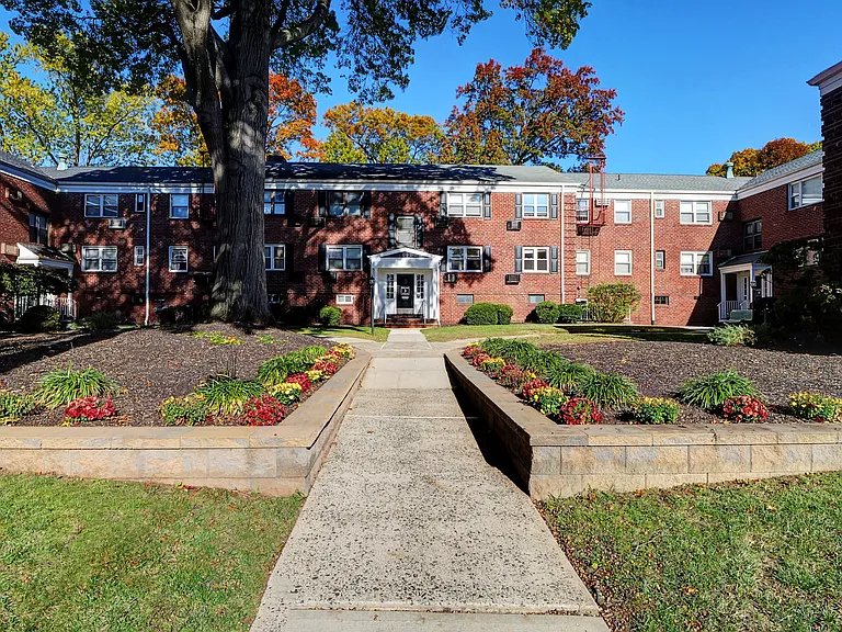 Garwood Gardens Apartments — Photo 2