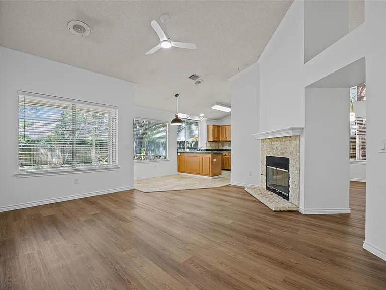 8417 Cornerwood Dr — Photo 14