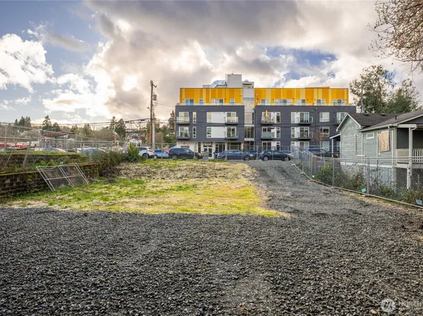 4222 37th Avenue S, Seattle, WA 98118