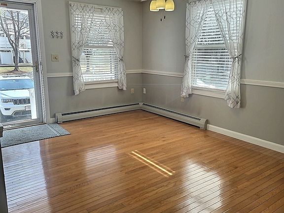 3rd image of 171 Bayberry Hill Ln