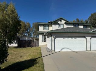 138 S Wilson Ave, Hinton, AB T7V 1Z5