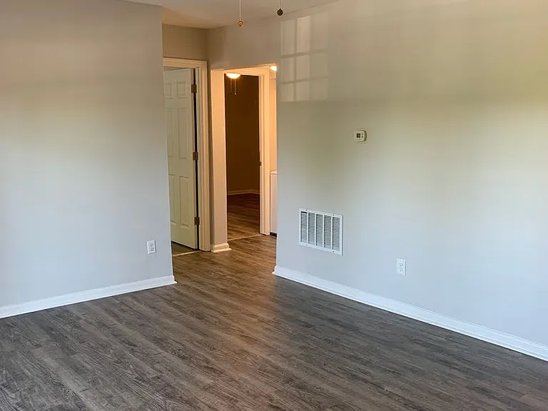 3909 Kenwood Ave — Photo 12