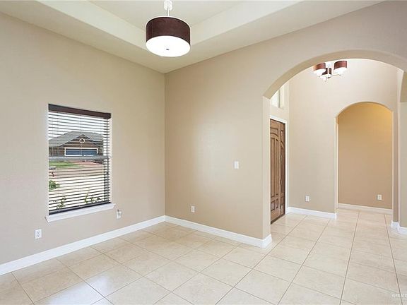 4th image of 2710 Maria Luiza Dr