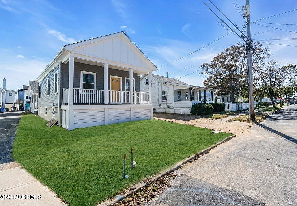 1st image of 1708 B St