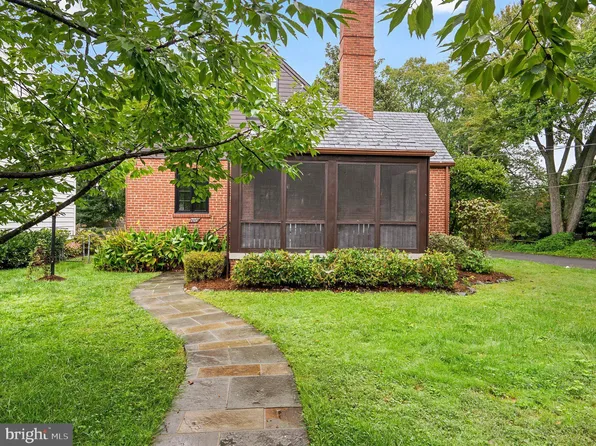 701 McNeill Rd, Silver Spring, MD 20910