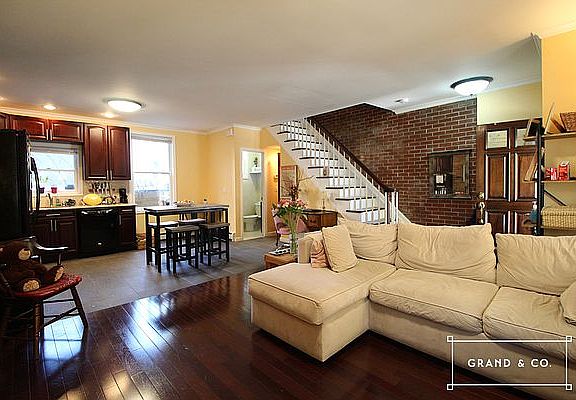 3rd image of 537 Driggs Ave